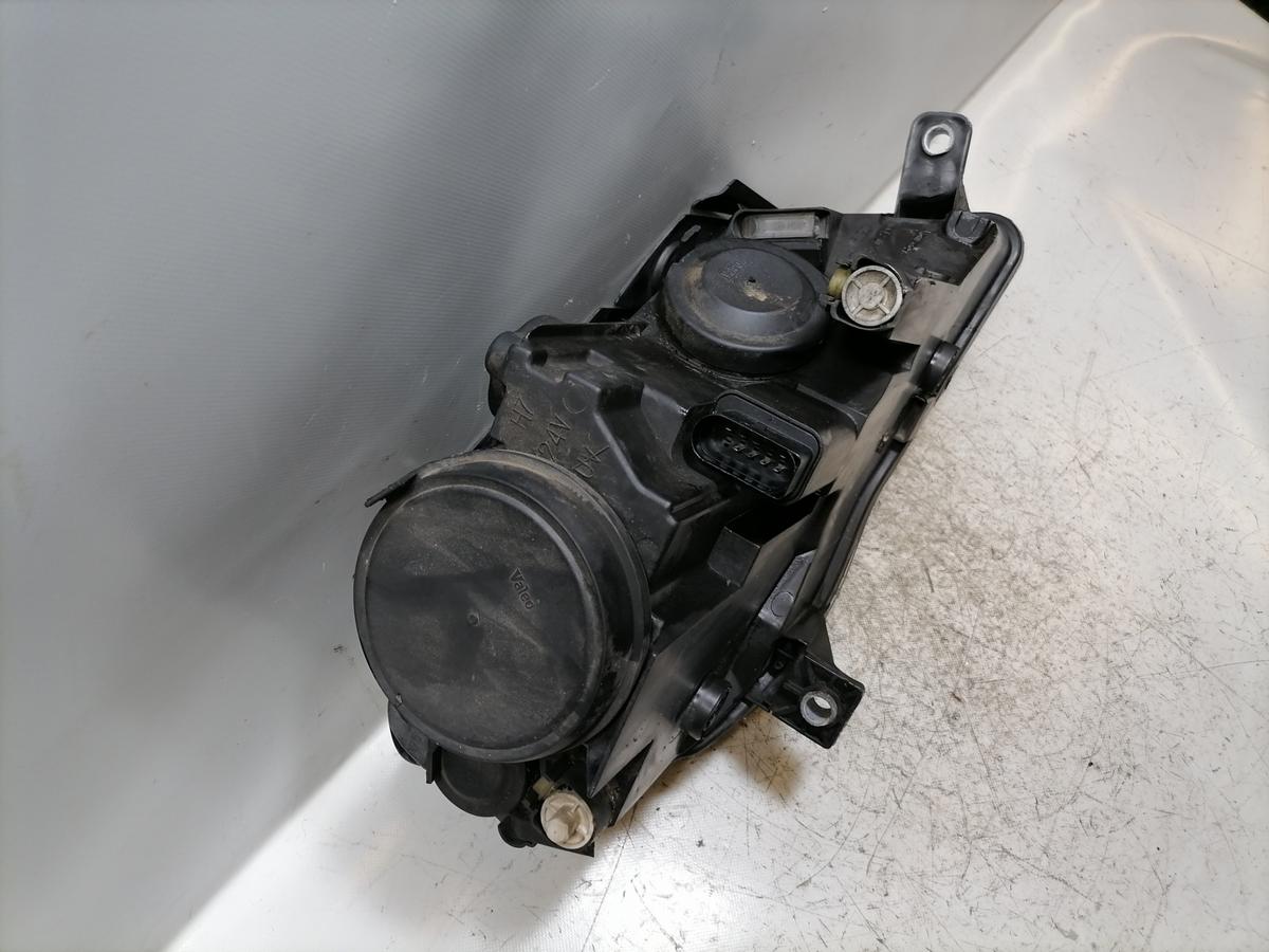 VW Passat 3C original Scheinwerfer vorn links Halogen Bj.2006